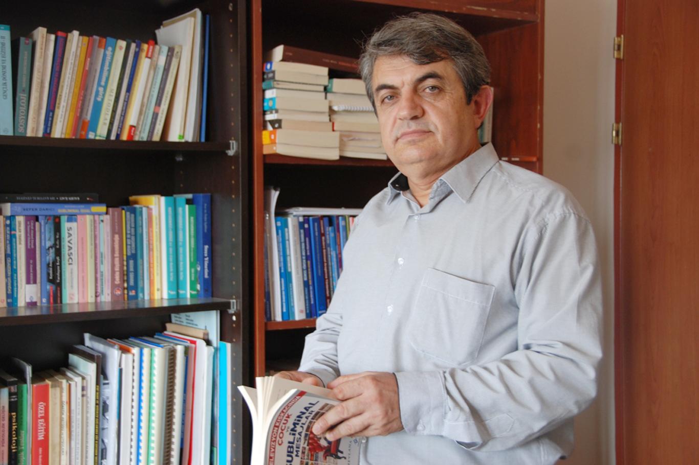 "İntiharın en önemli sebebi iletişimsizliktir" "İntiharın en önemli sebebi iletişimsizliktir"